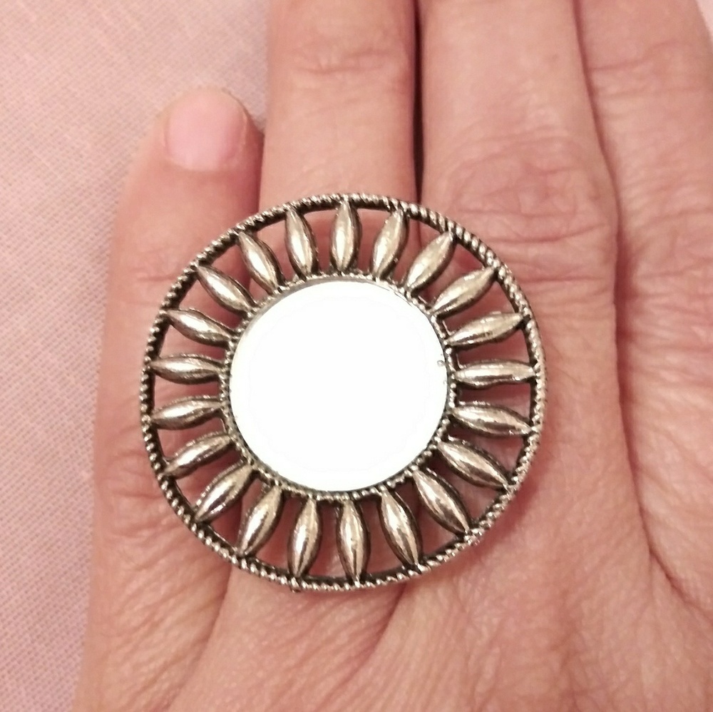 Adjustable Mirror Ring